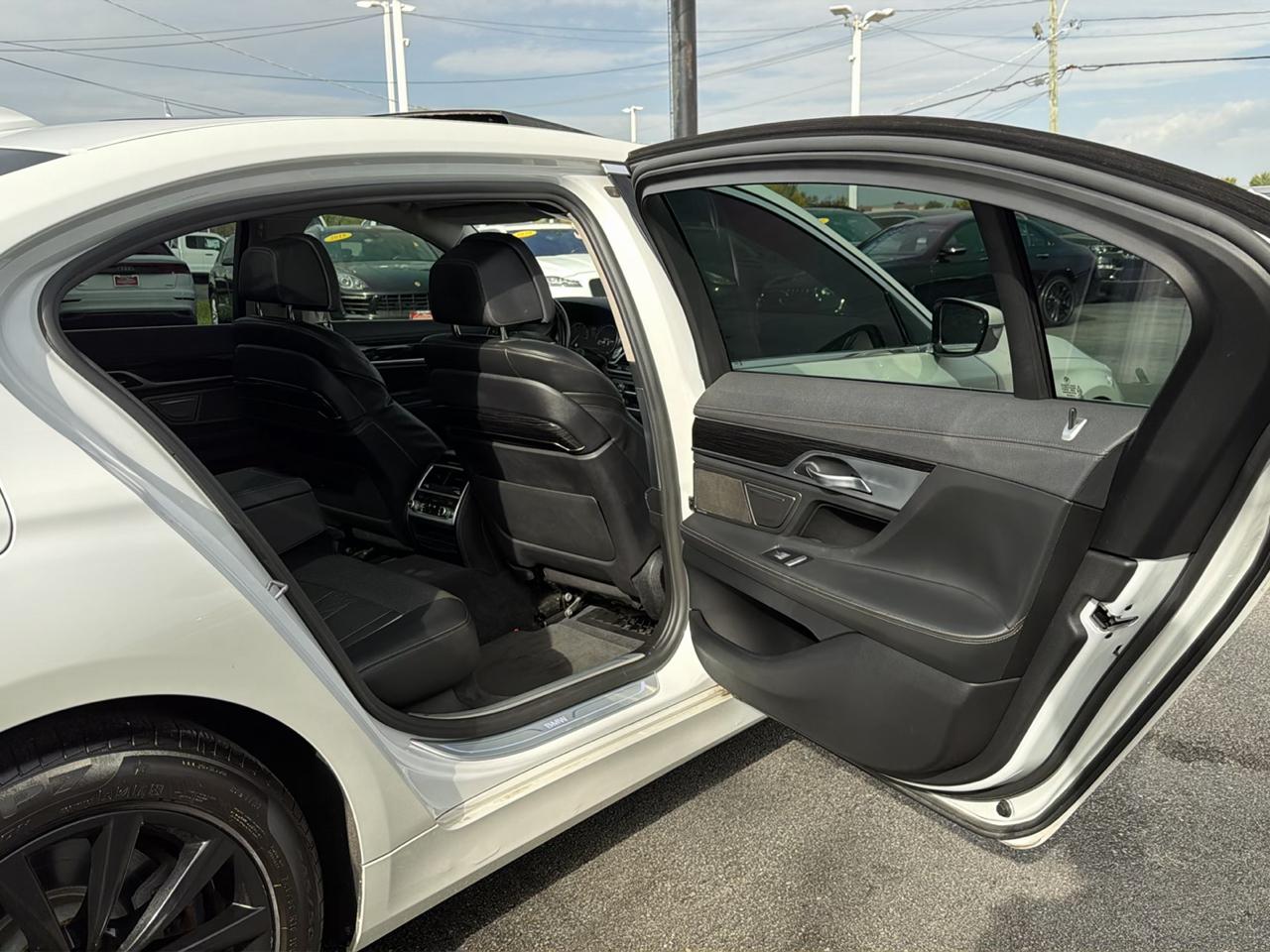 BMW 7 Series 750i xDrive Sedan 2019