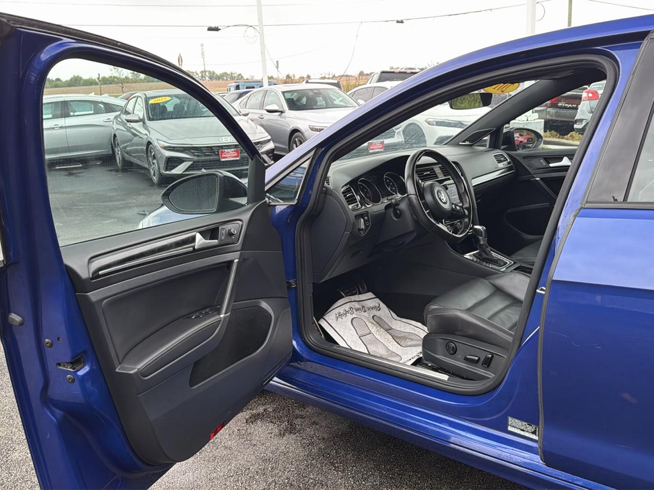 Volkswagen Golf R 4-Door DSG w/DCC/Nav 2017
