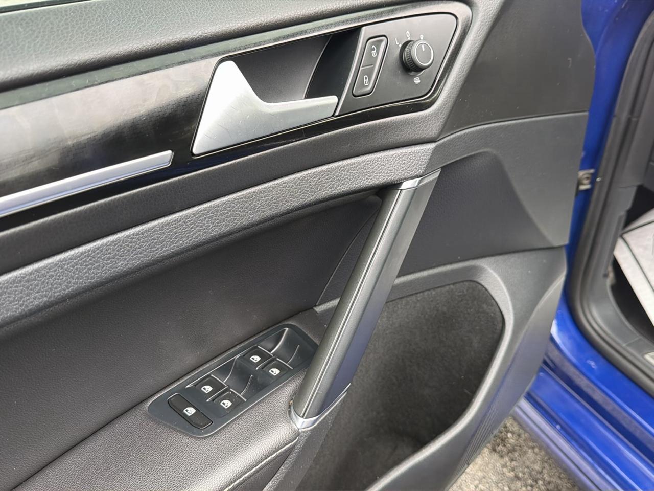 Volkswagen Golf R 4-Door DSG w/DCC/Nav 2017