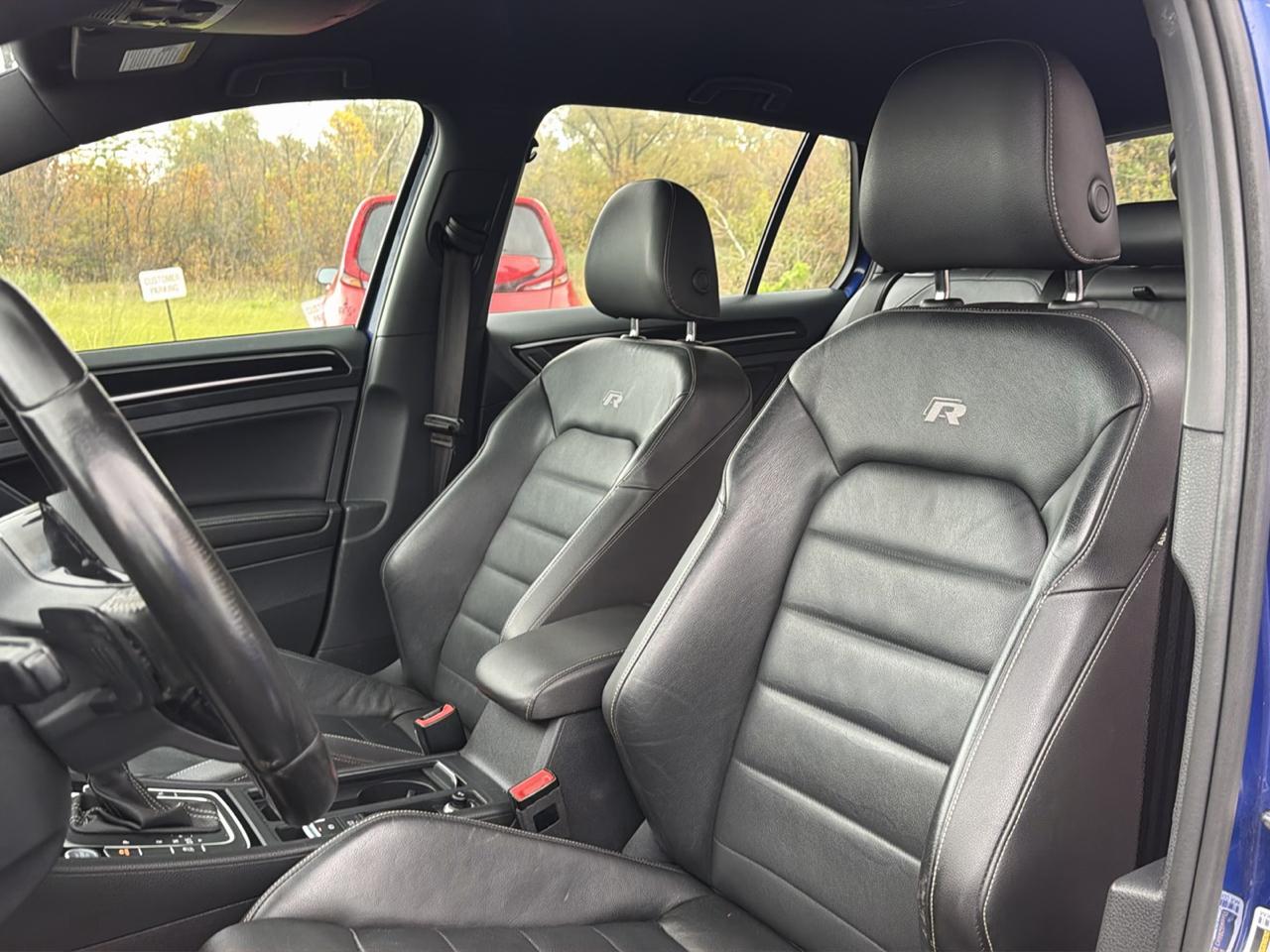 Volkswagen Golf R 4-Door DSG w/DCC/Nav 2017