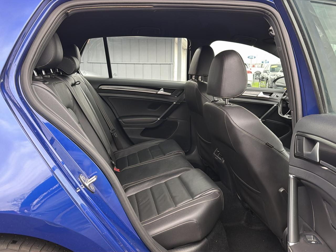 Volkswagen Golf R 4-Door DSG w/DCC/Nav 2017