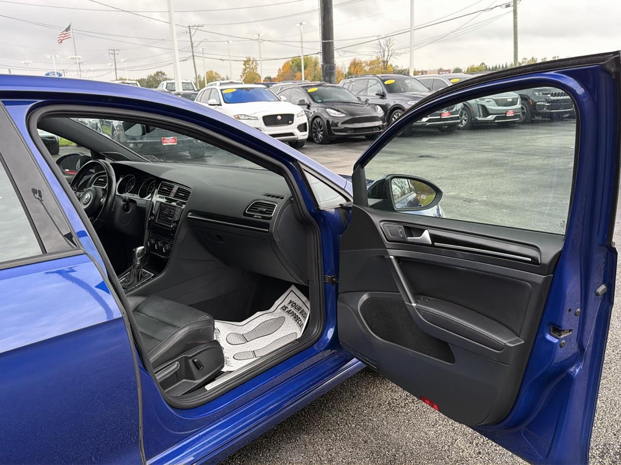 Volkswagen Golf R 4-Door DSG w/DCC/Nav 2017
