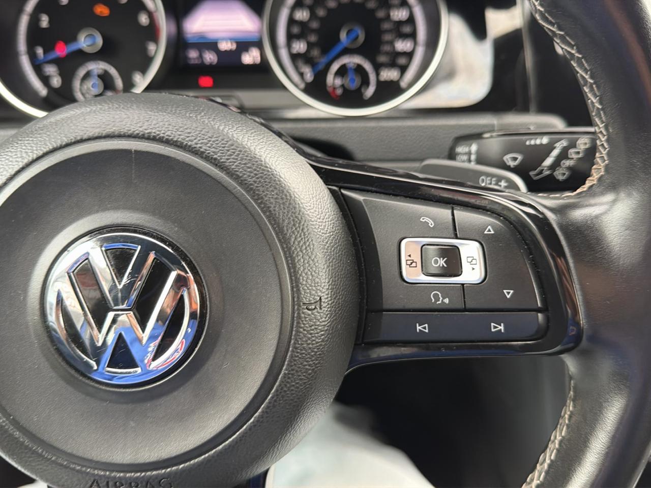 Volkswagen Golf R 4-Door DSG w/DCC/Nav 2017