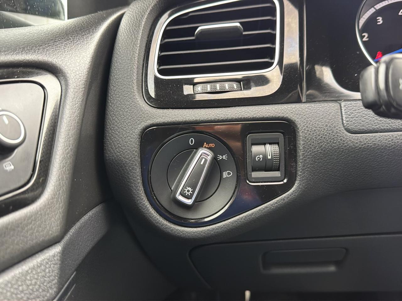 Volkswagen Golf R 4-Door DSG w/DCC/Nav 2017