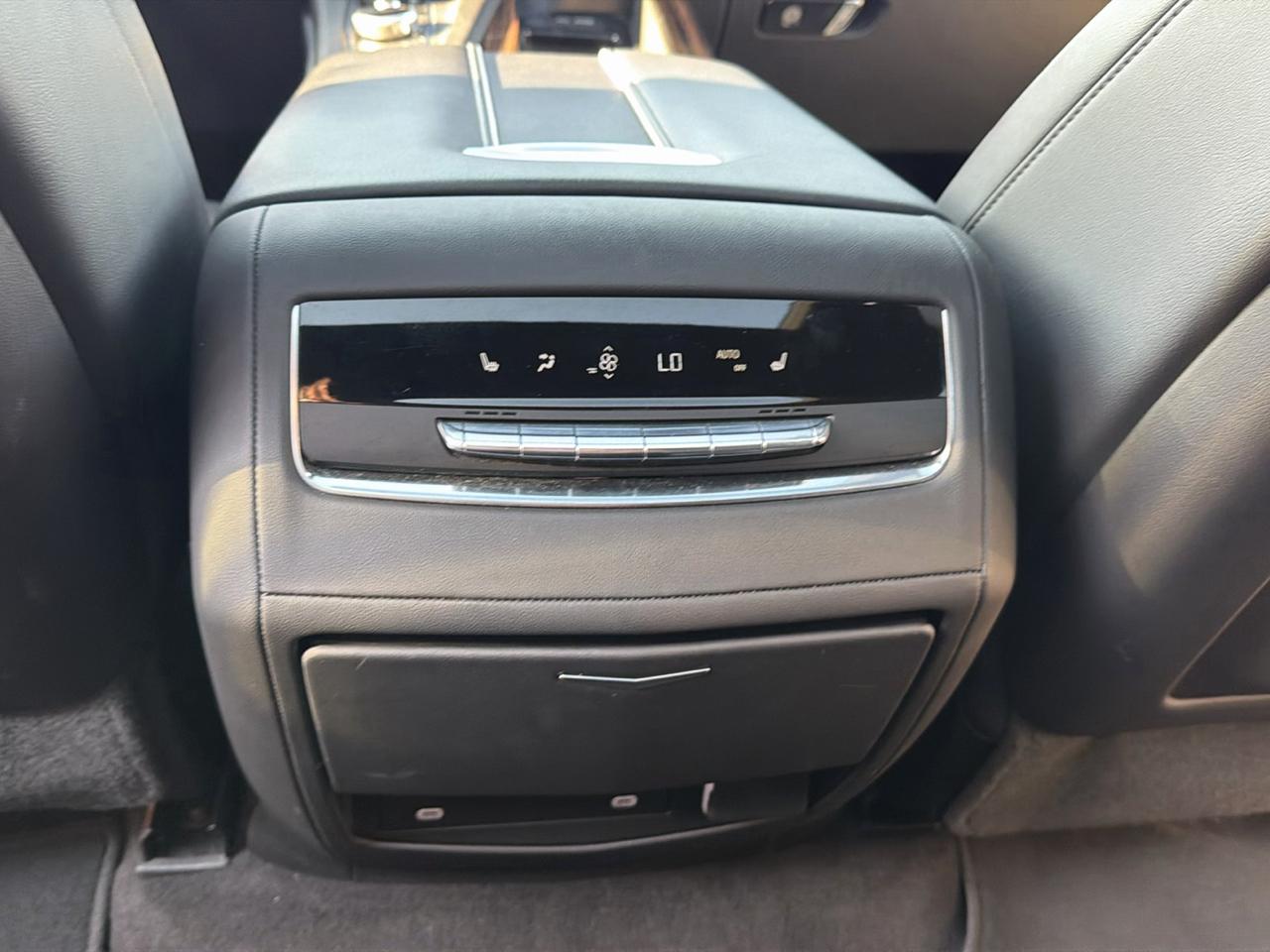 Cadillac Escalade ESV 4WD 4dr Premium Luxury 2023