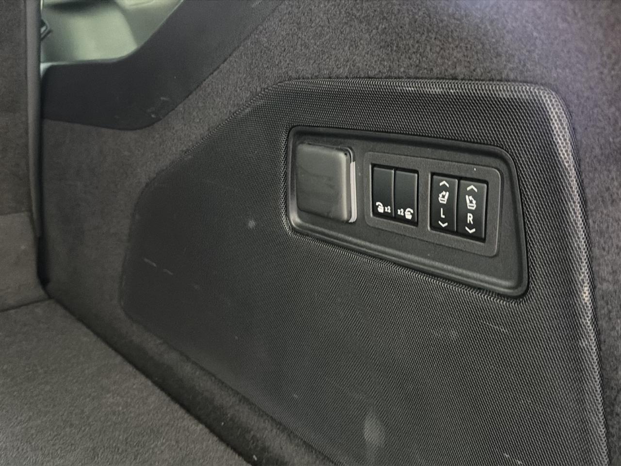 Cadillac Escalade ESV 4WD 4dr Premium Luxury 2023