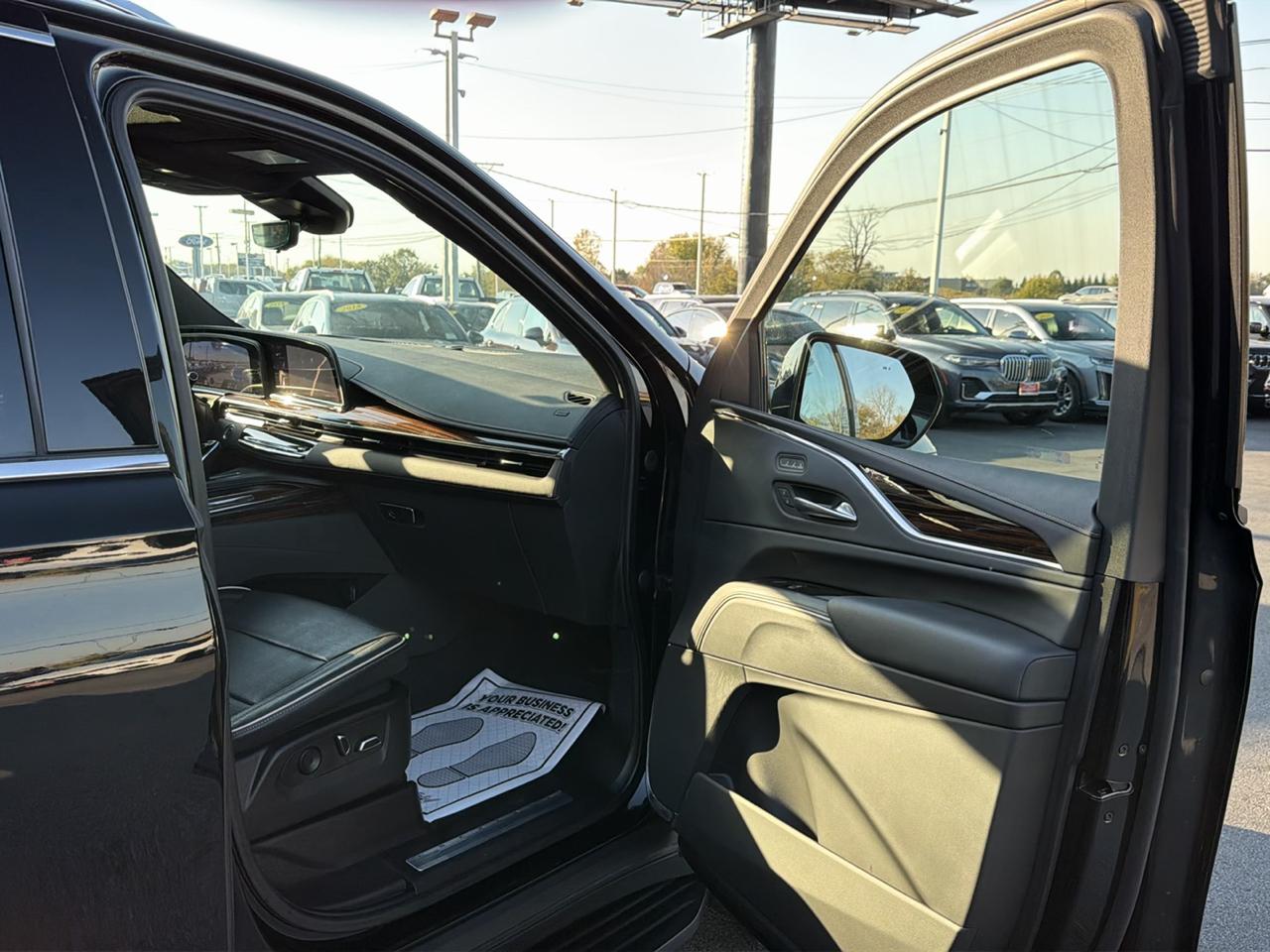 Cadillac Escalade ESV 4WD 4dr Premium Luxury 2023