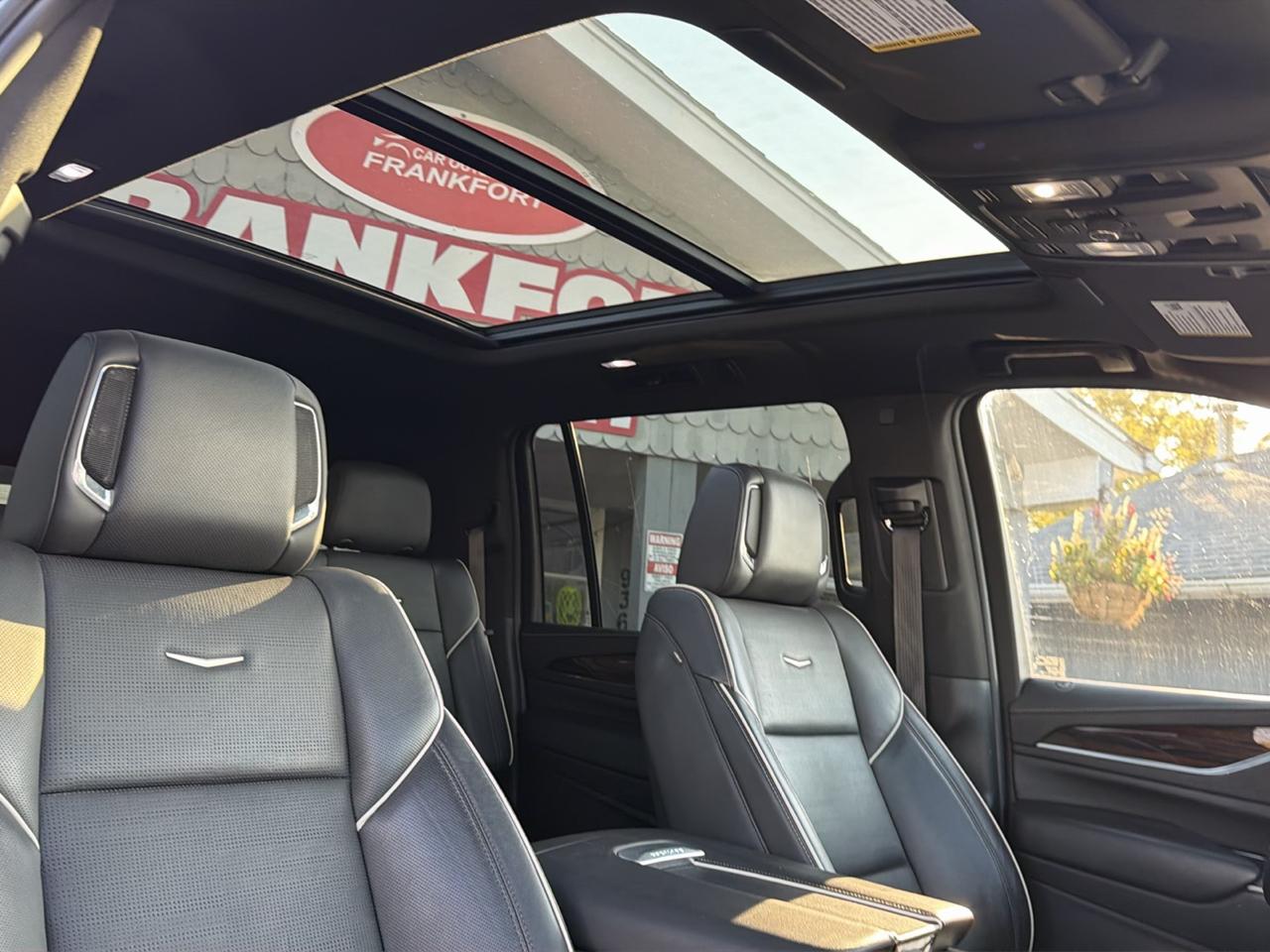 Cadillac Escalade ESV 4WD 4dr Premium Luxury 2023