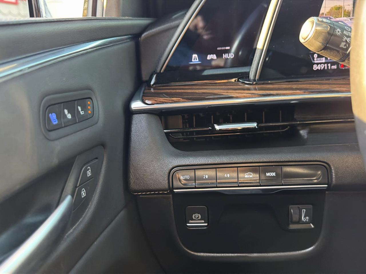 Cadillac Escalade ESV 4WD 4dr Premium Luxury 2023