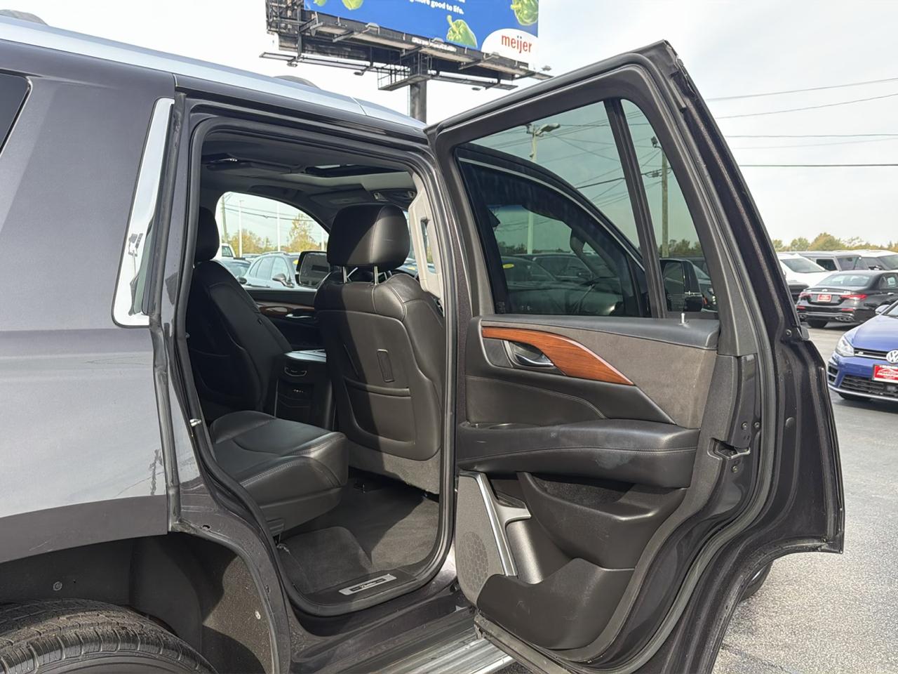 Cadillac Escalade 4WD 4dr Luxury Collection 2016