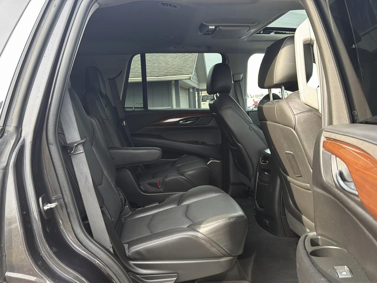 Cadillac Escalade 4WD 4dr Luxury Collection 2016