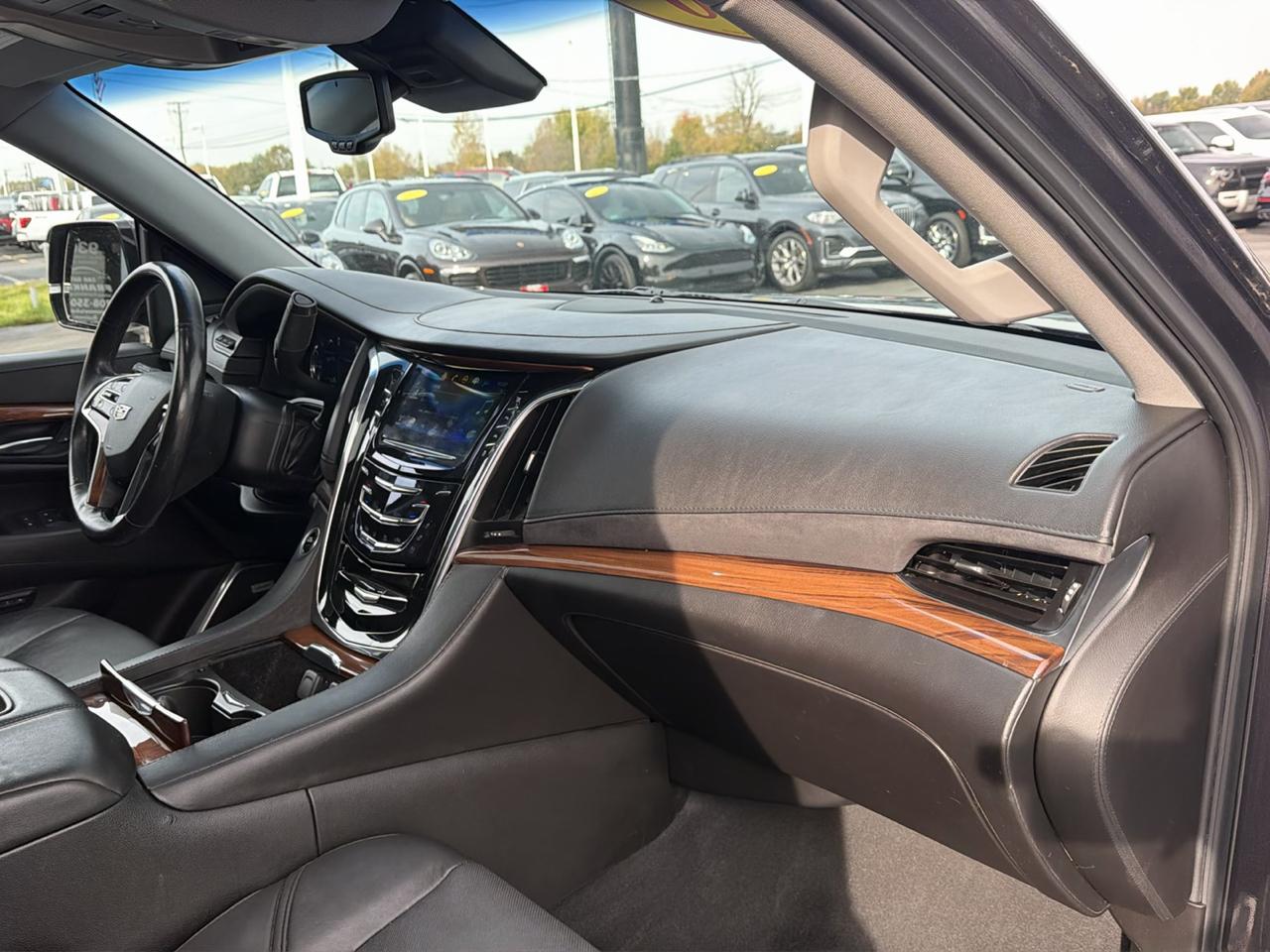 Cadillac Escalade 4WD 4dr Luxury Collection 2016