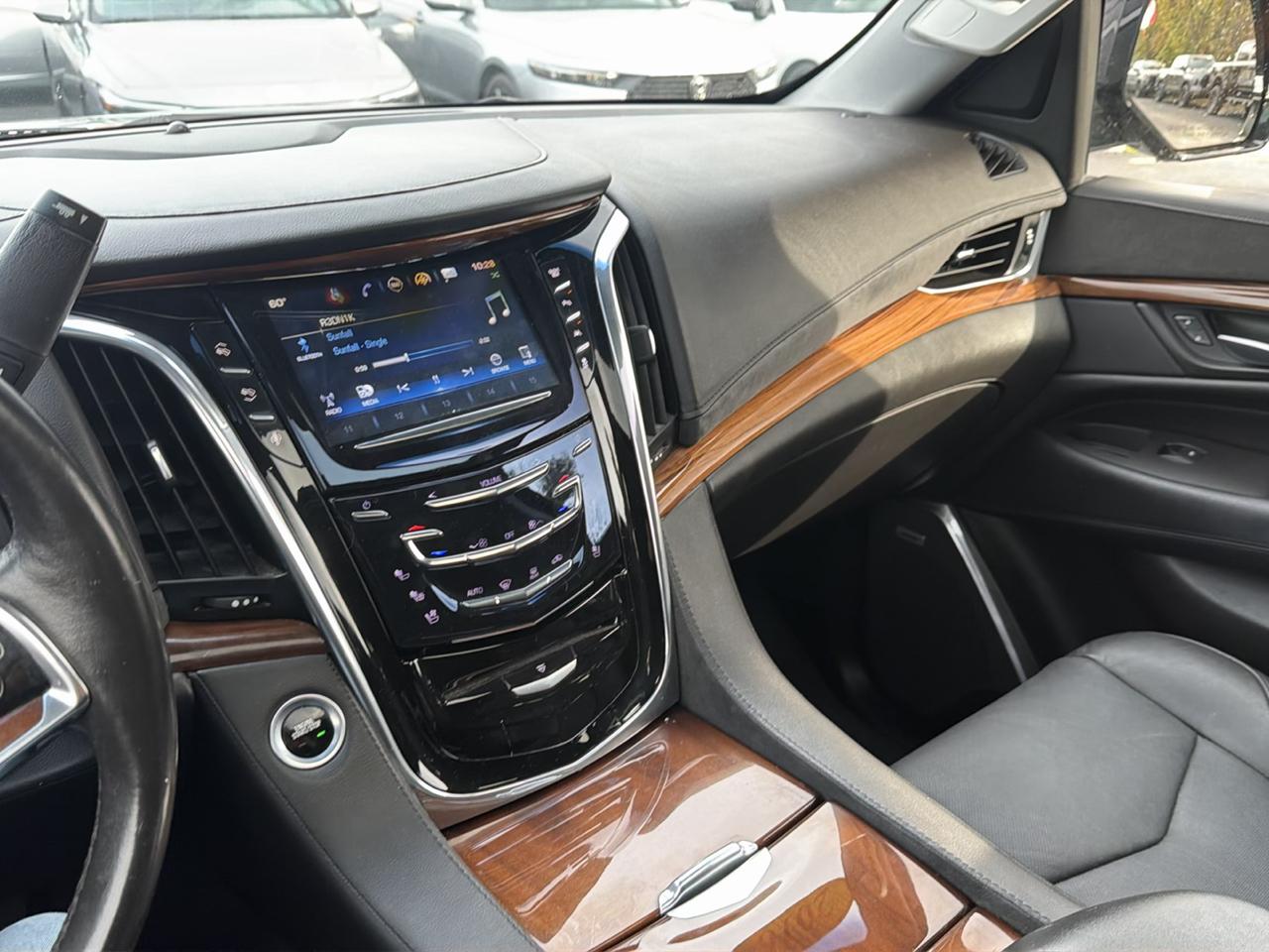 Cadillac Escalade 4WD 4dr Luxury Collection 2016