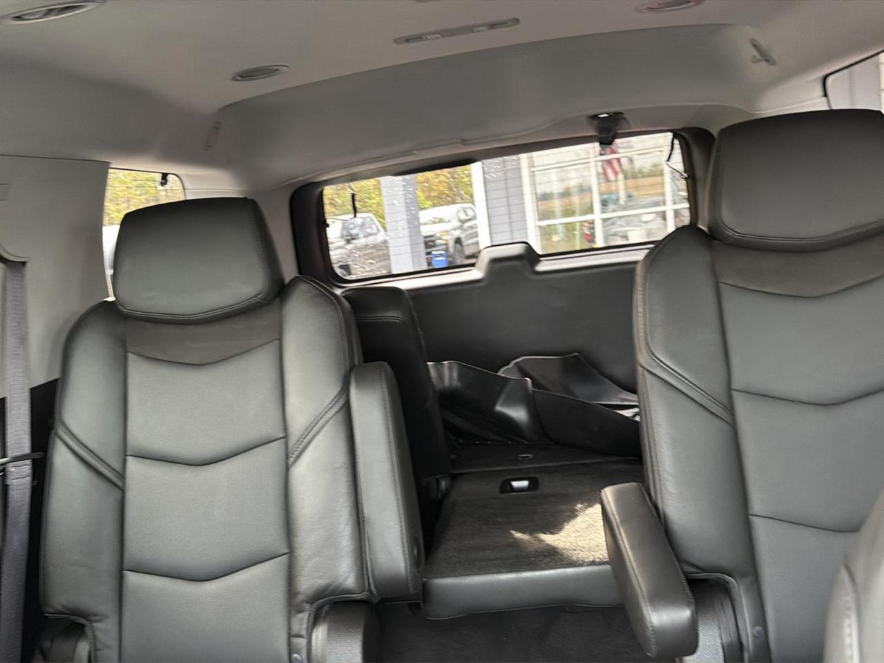 Cadillac Escalade 4WD 4dr Luxury Collection 2016