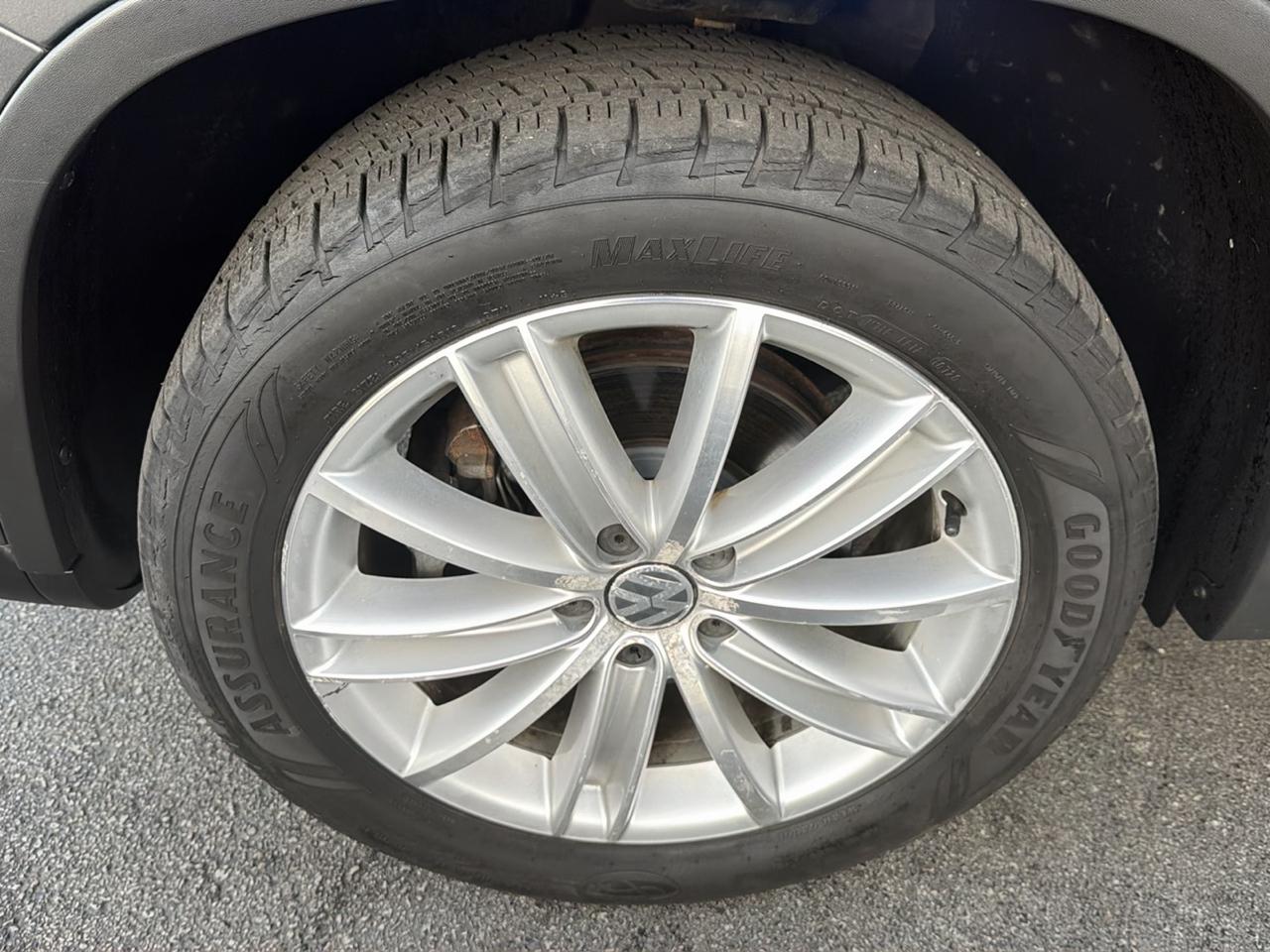 Volkswagen Tiguan 4WD 4dr Auto SEL w/Premium Nav & Dynaudio 2012
