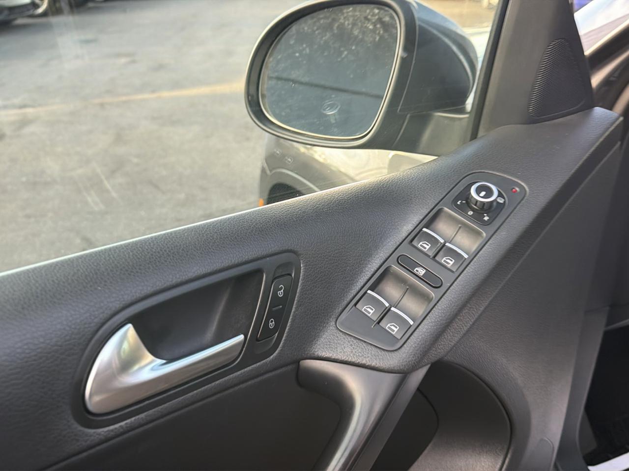 Volkswagen Tiguan 4WD 4dr Auto SEL w/Premium Nav & Dynaudio 2012