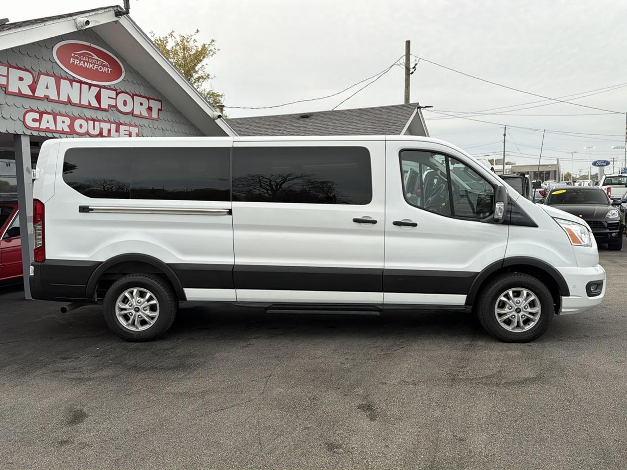 Ford Transit Passenger Wagon T-350 148" Low Roof XLT RWD 2021