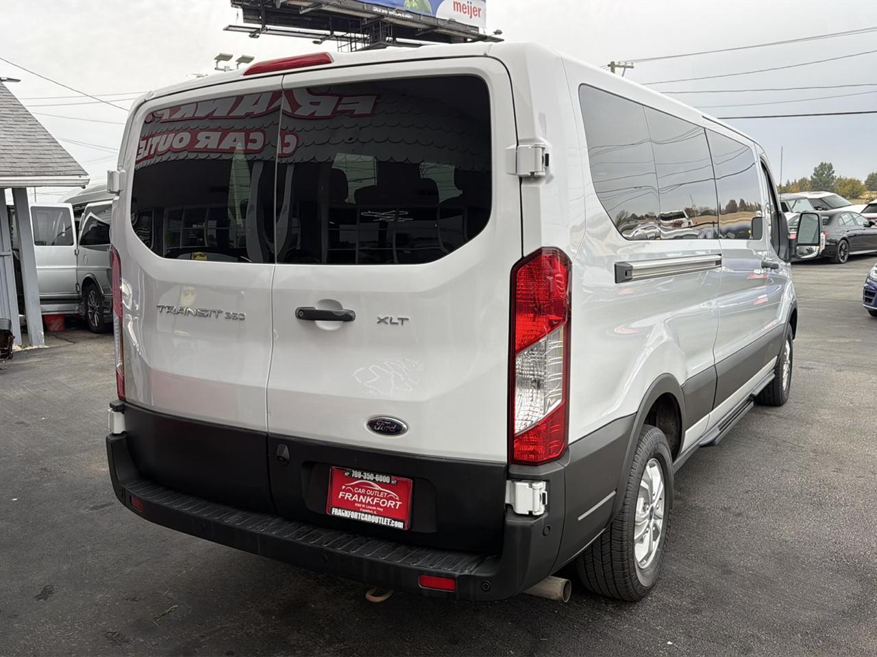 Ford Transit Passenger Wagon T-350 148" Low Roof XLT RWD 2021