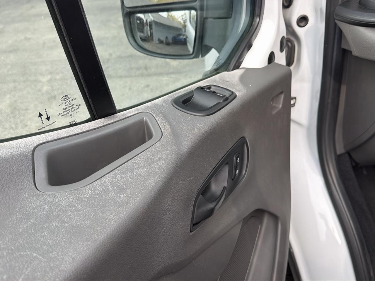 Ford Transit Passenger Wagon T-350 148" Low Roof XLT RWD 2021