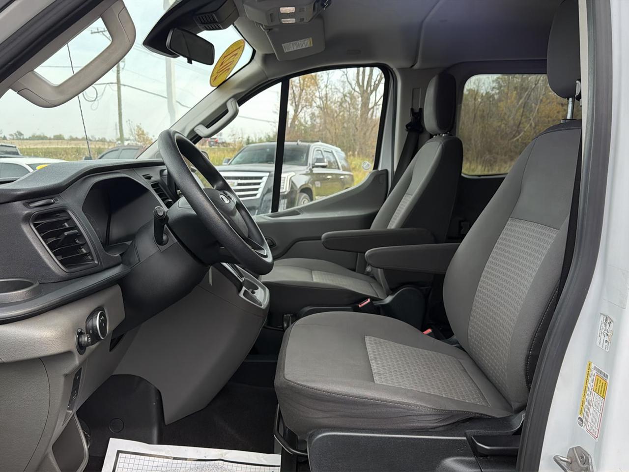 Ford Transit Passenger Wagon T-350 148" Low Roof XLT RWD 2021