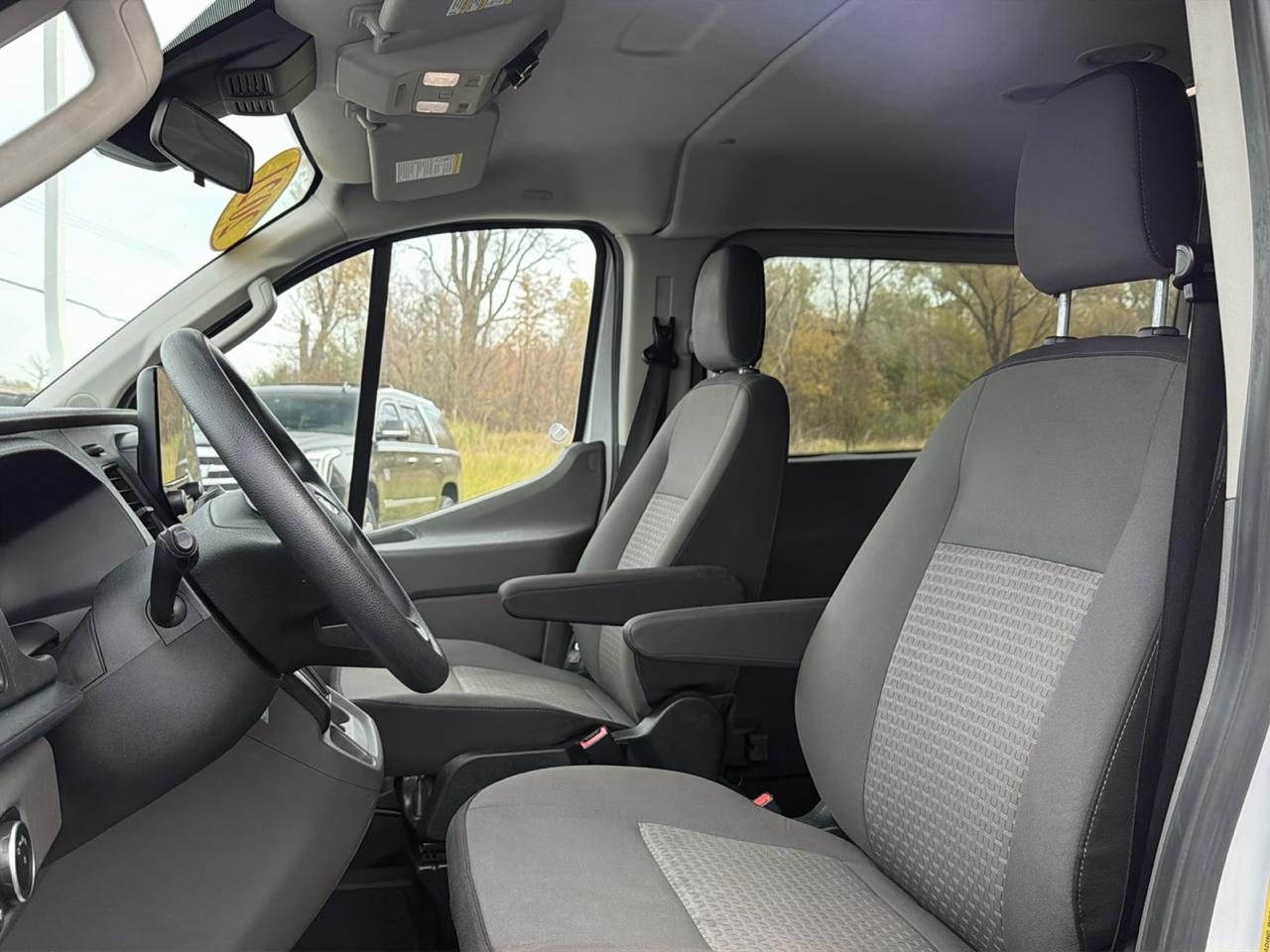 Ford Transit Passenger Wagon T-350 148" Low Roof XLT RWD 2021