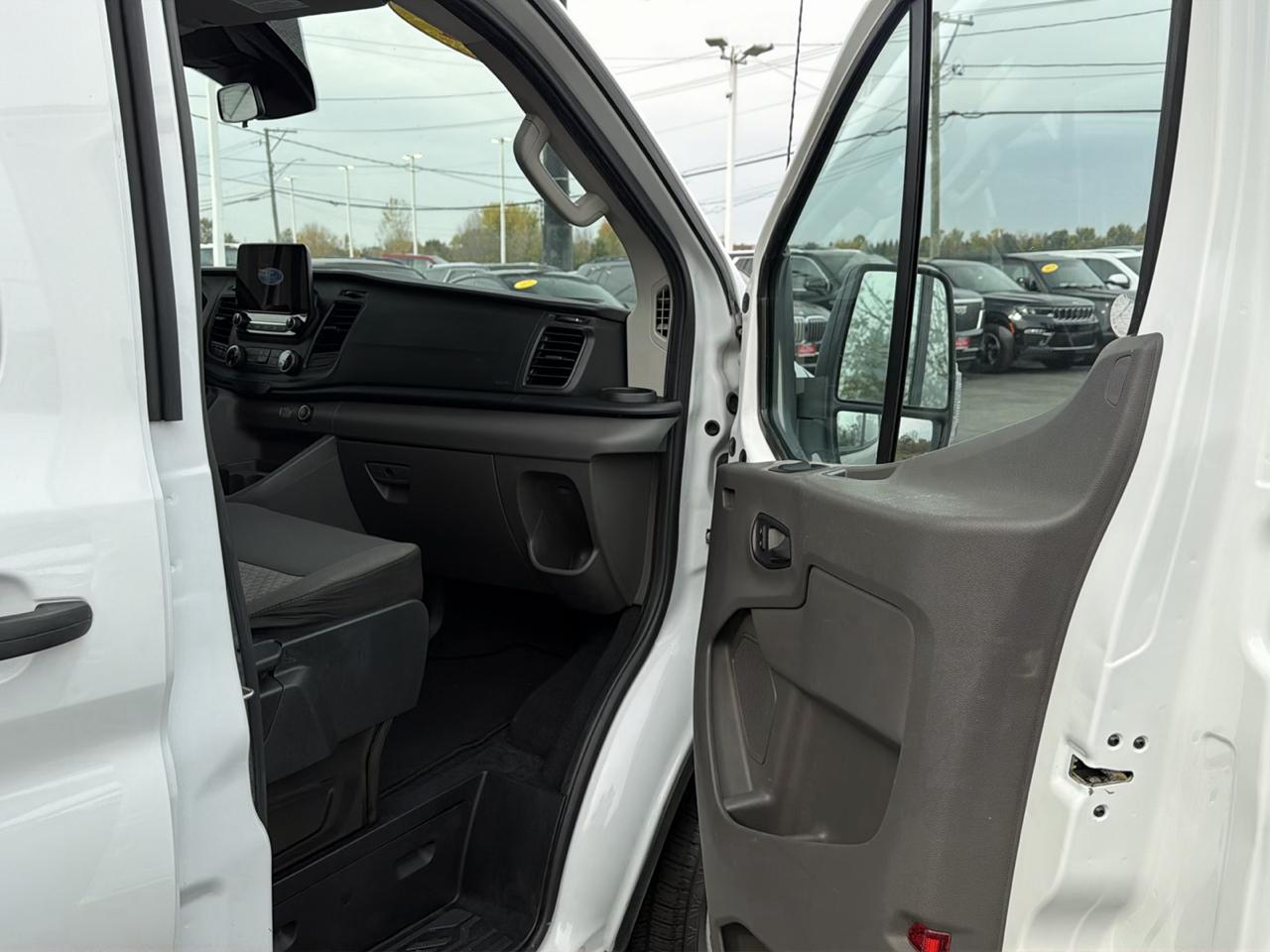 Ford Transit Passenger Wagon T-350 148" Low Roof XLT RWD 2021