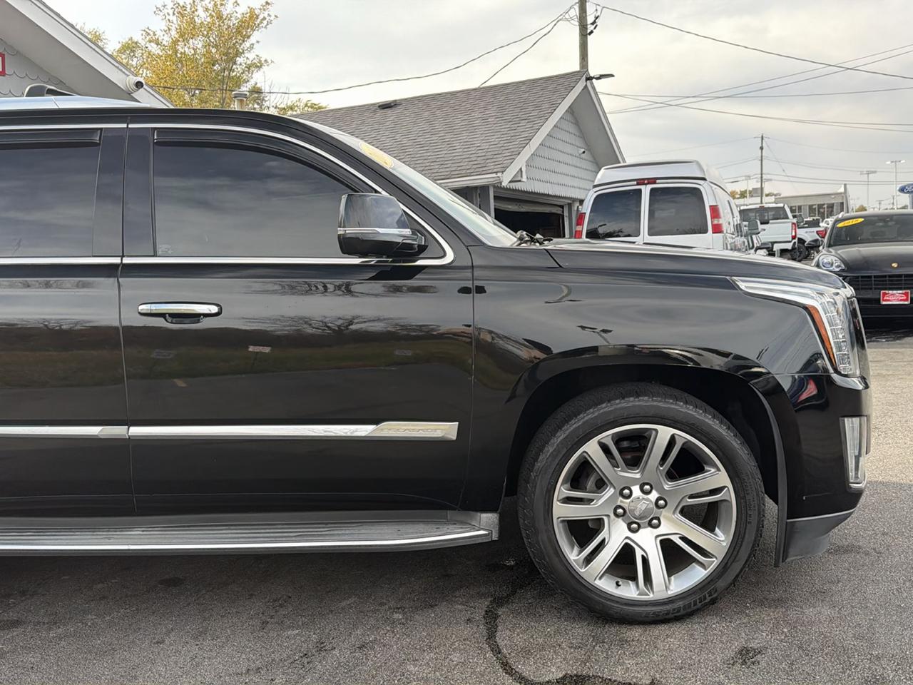 Cadillac Escalade 4WD 4dr Luxury 2015