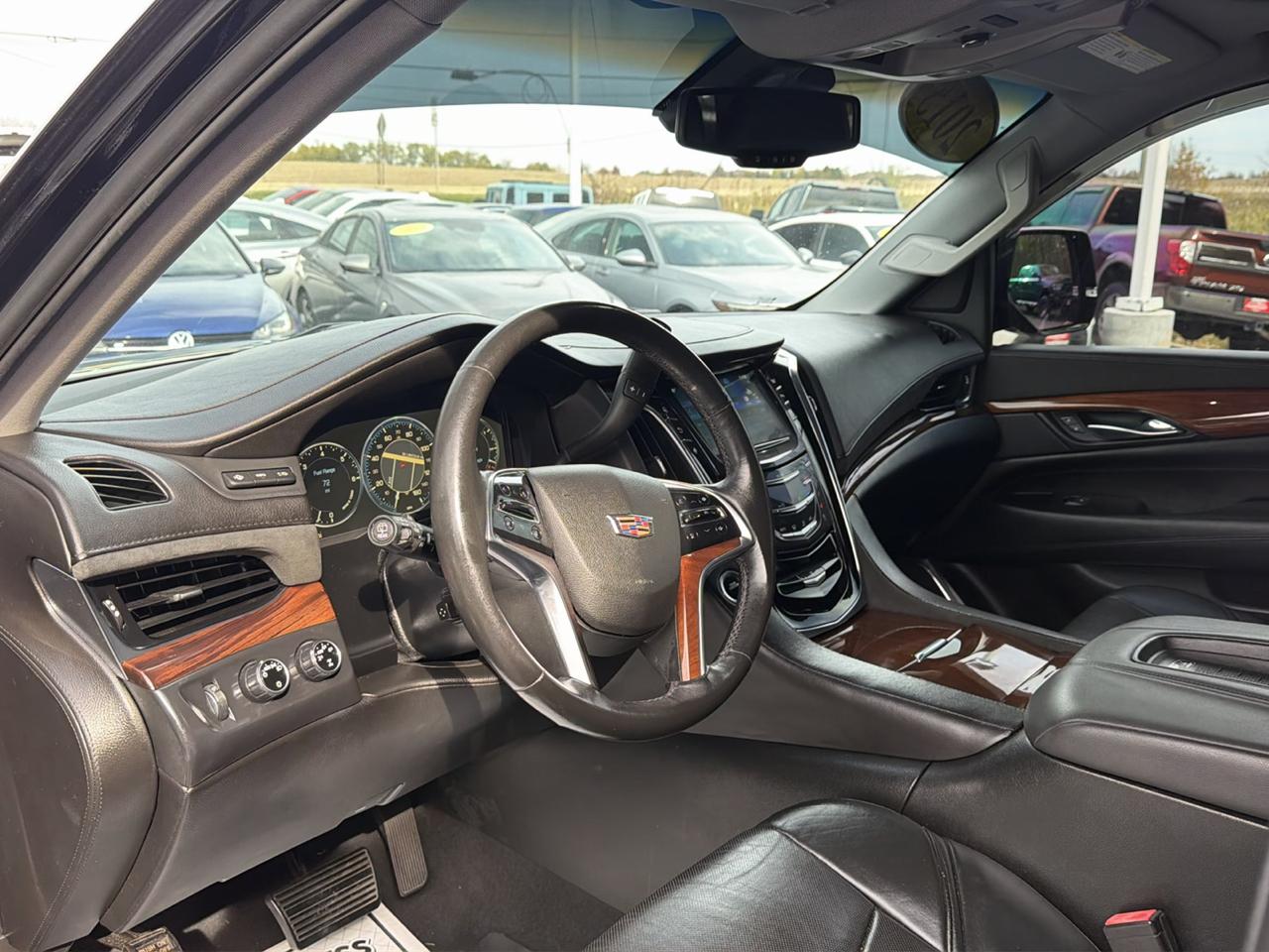 Cadillac Escalade 4WD 4dr Luxury 2015