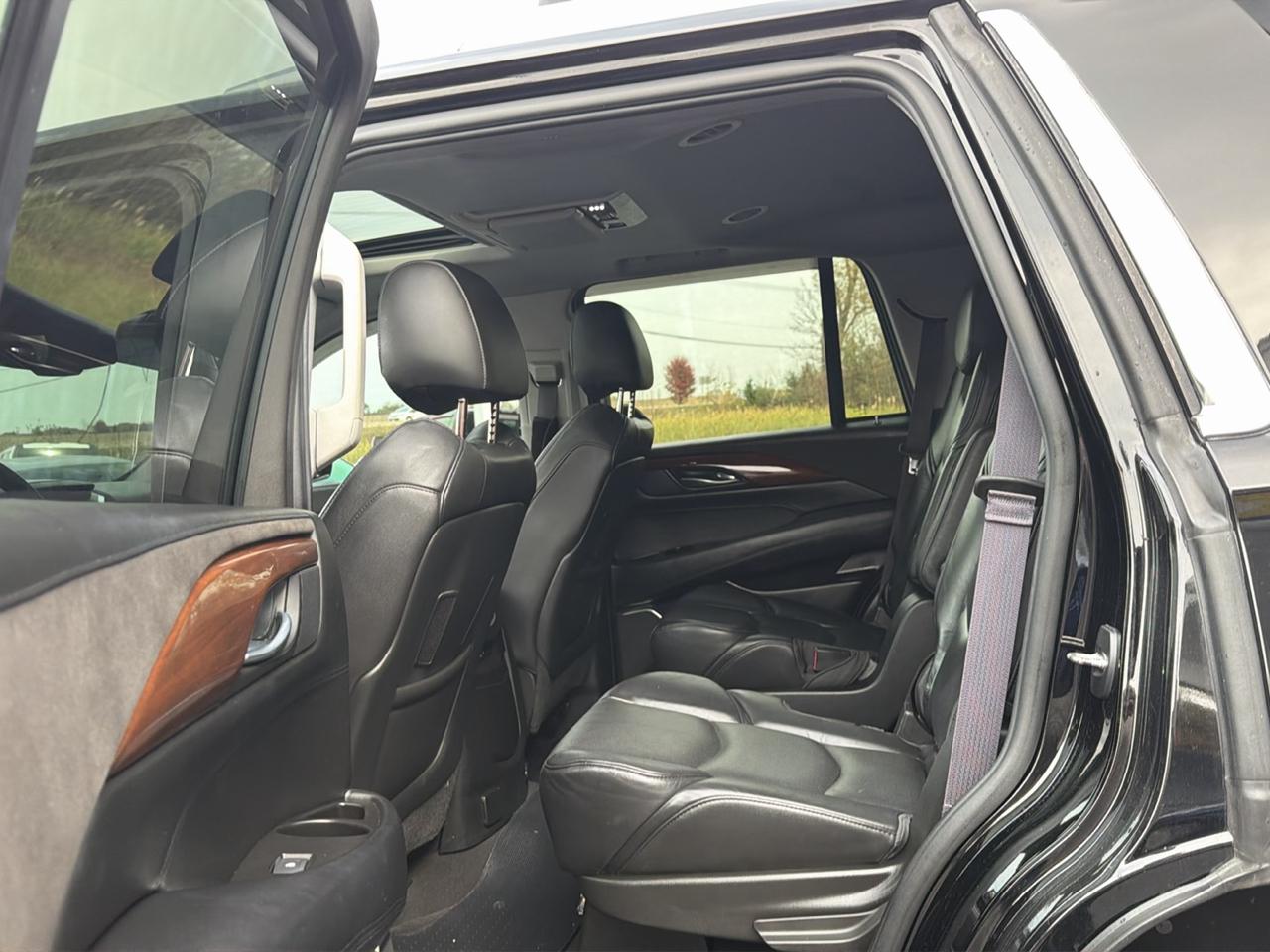 Cadillac Escalade 4WD 4dr Luxury 2015