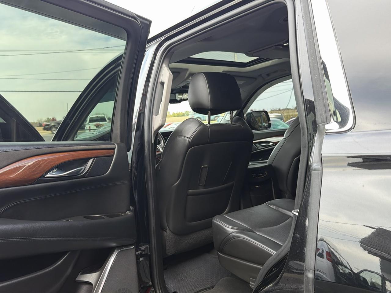 Cadillac Escalade 4WD 4dr Luxury 2015