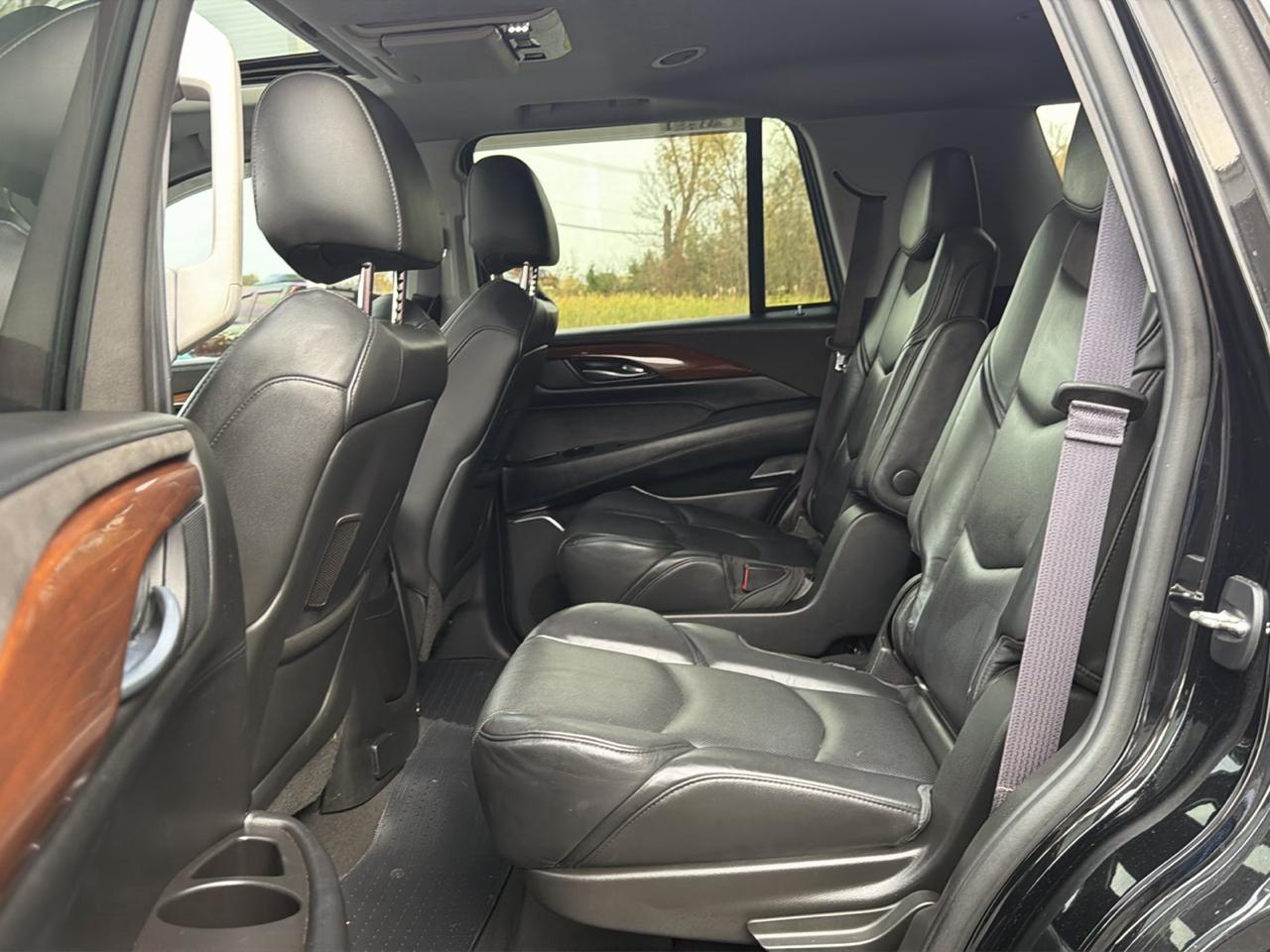 Cadillac Escalade 4WD 4dr Luxury 2015