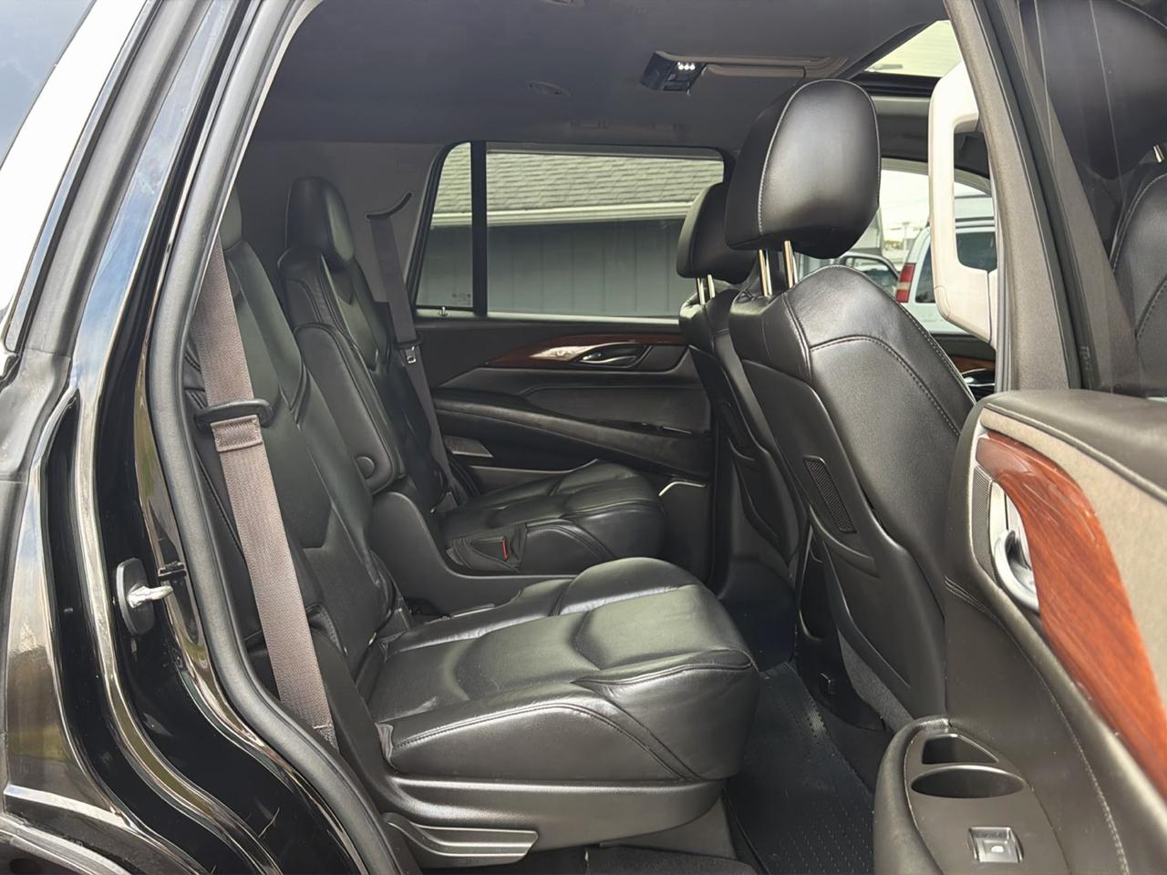 Cadillac Escalade 4WD 4dr Luxury 2015