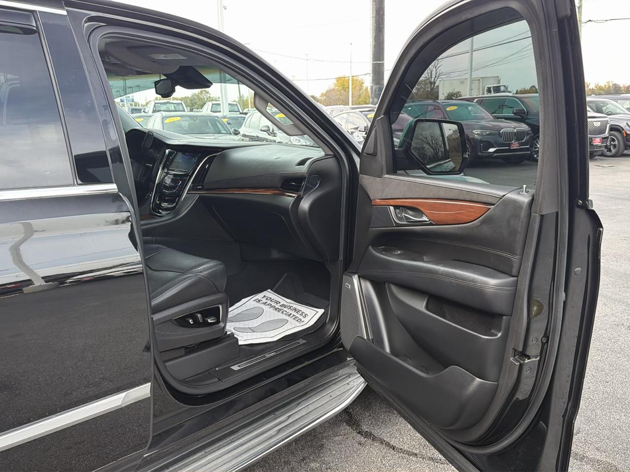 Cadillac Escalade 4WD 4dr Luxury 2015