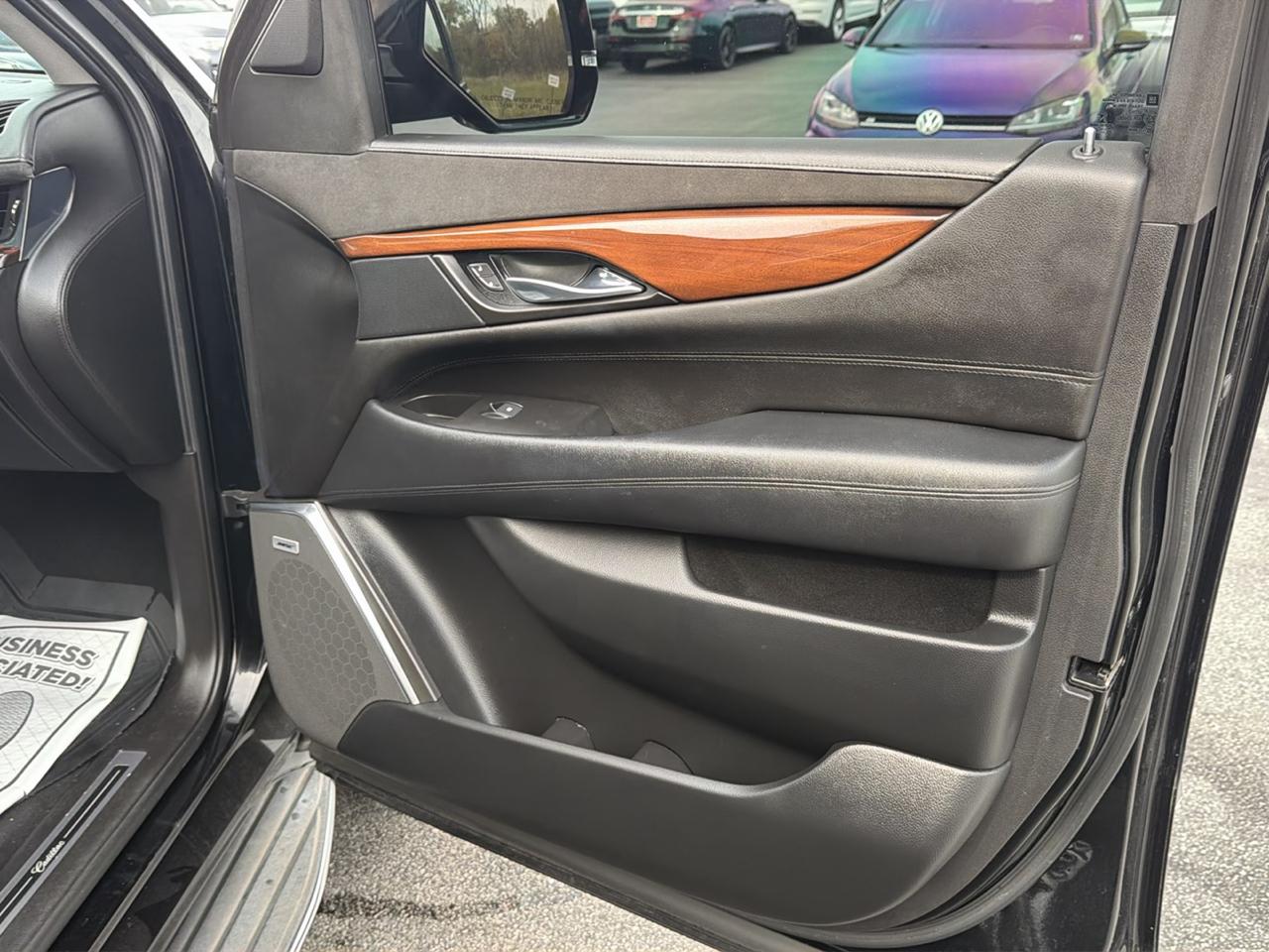 Cadillac Escalade 4WD 4dr Luxury 2015