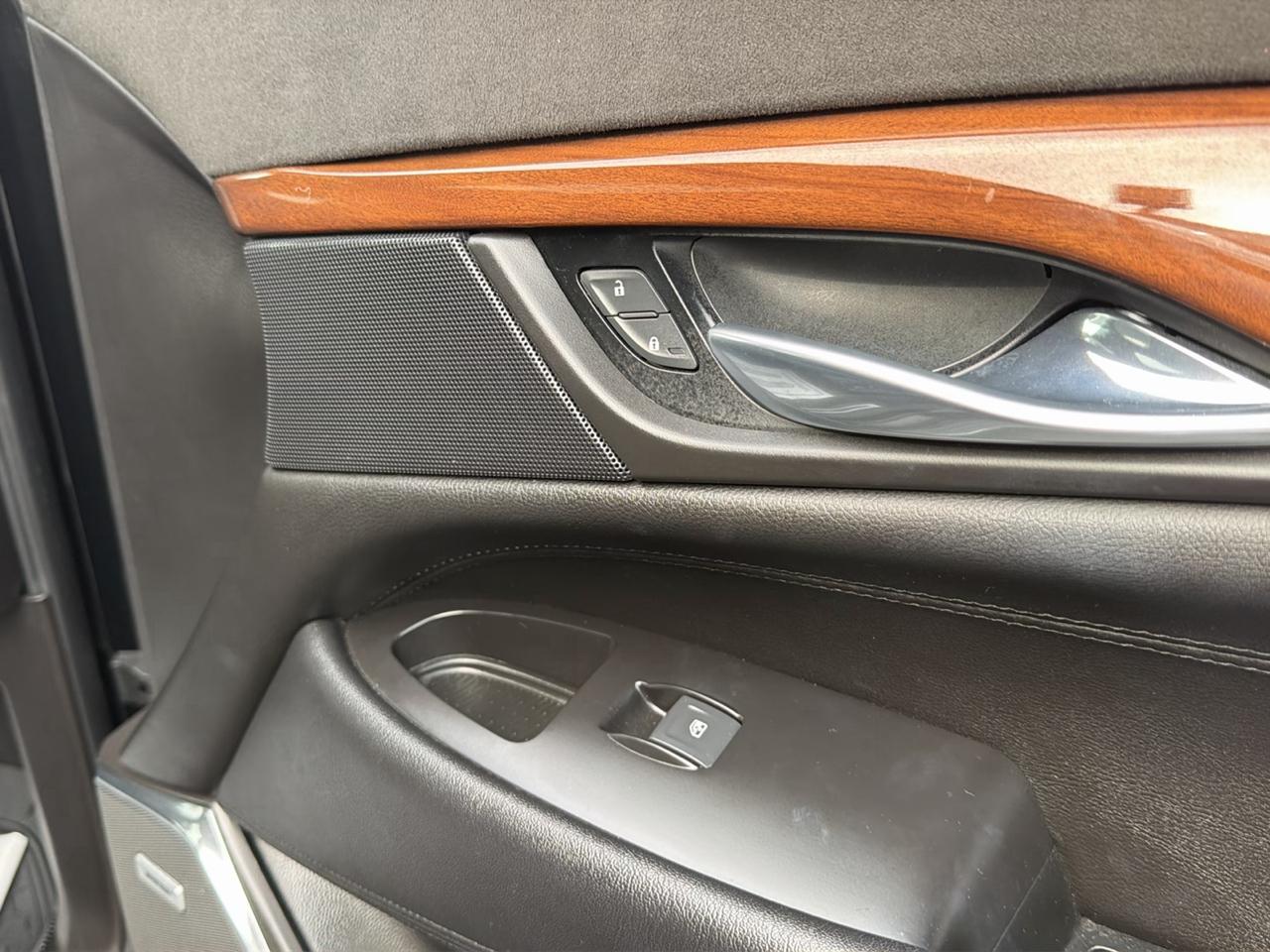 Cadillac Escalade 4WD 4dr Luxury 2015