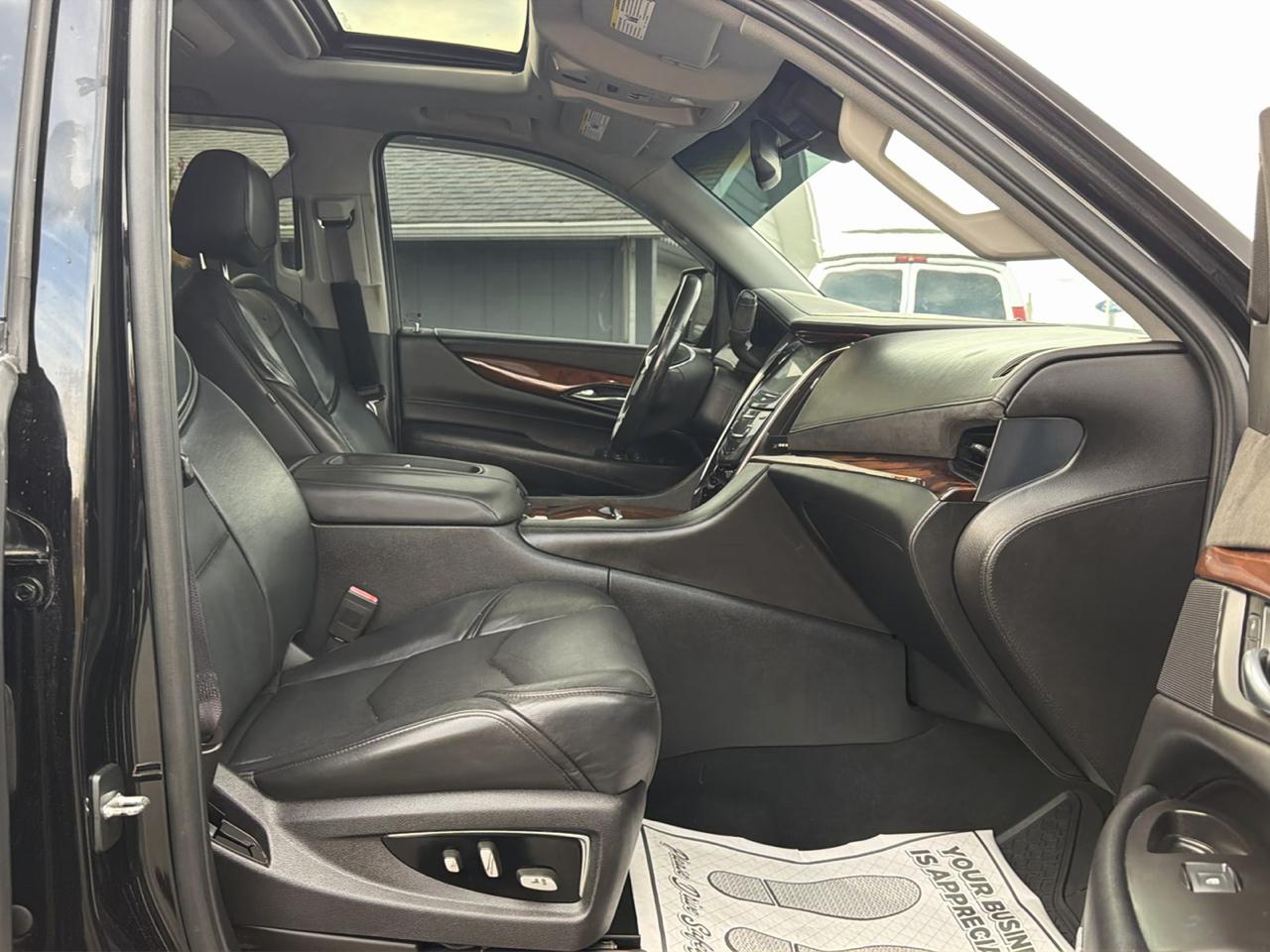 Cadillac Escalade 4WD 4dr Luxury 2015