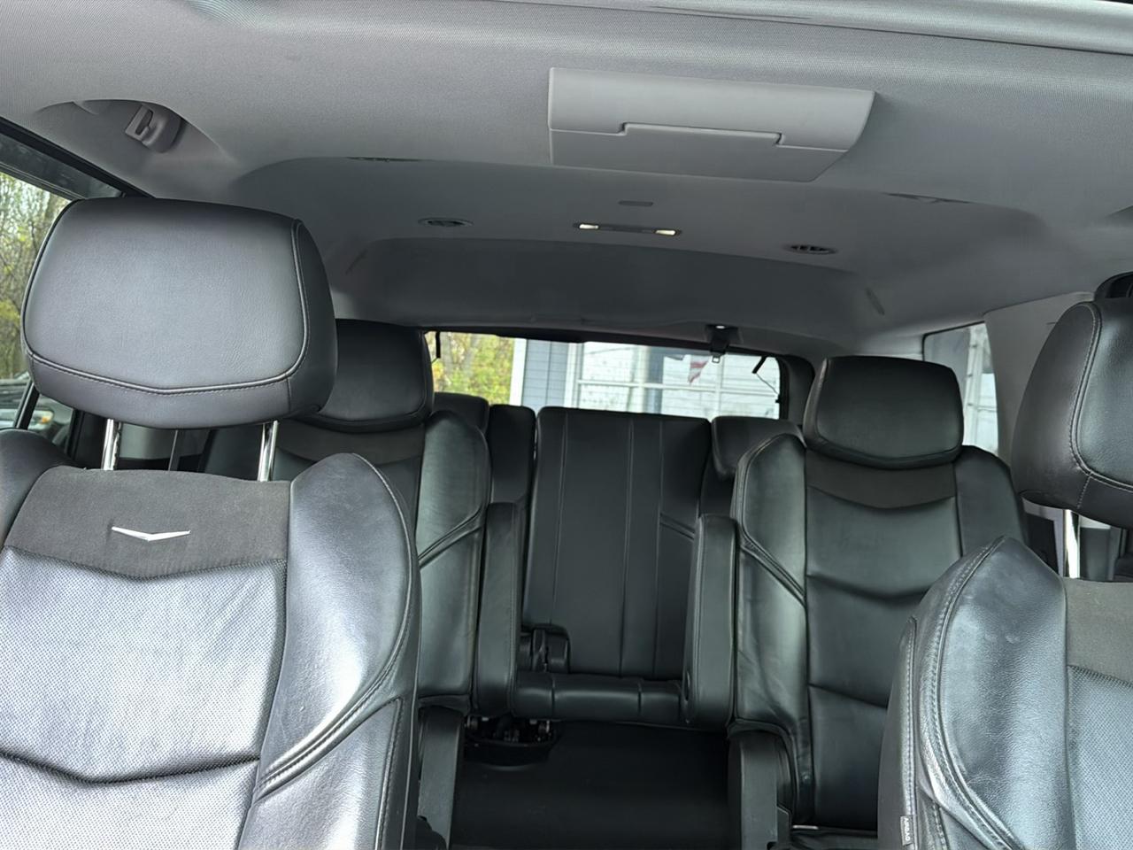 Cadillac Escalade 4WD 4dr Luxury 2015