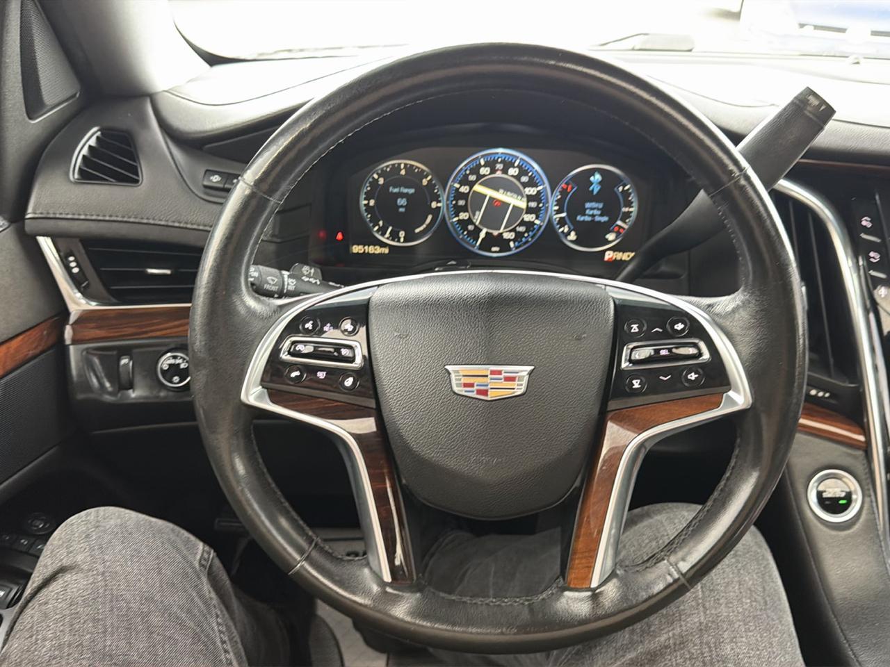 Cadillac Escalade 4WD 4dr Luxury 2015