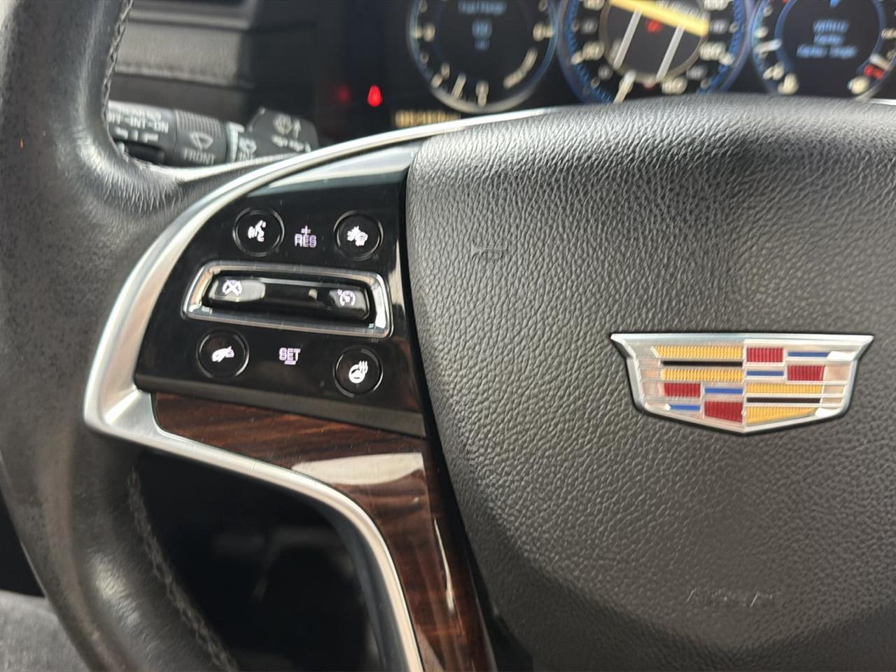 Cadillac Escalade 4WD 4dr Luxury 2015