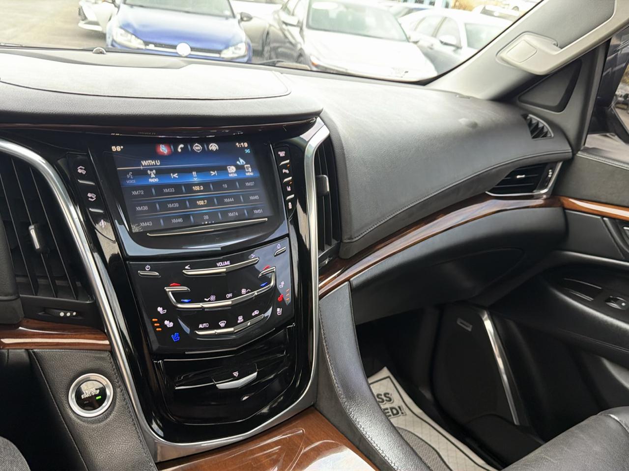 Cadillac Escalade 4WD 4dr Luxury 2015