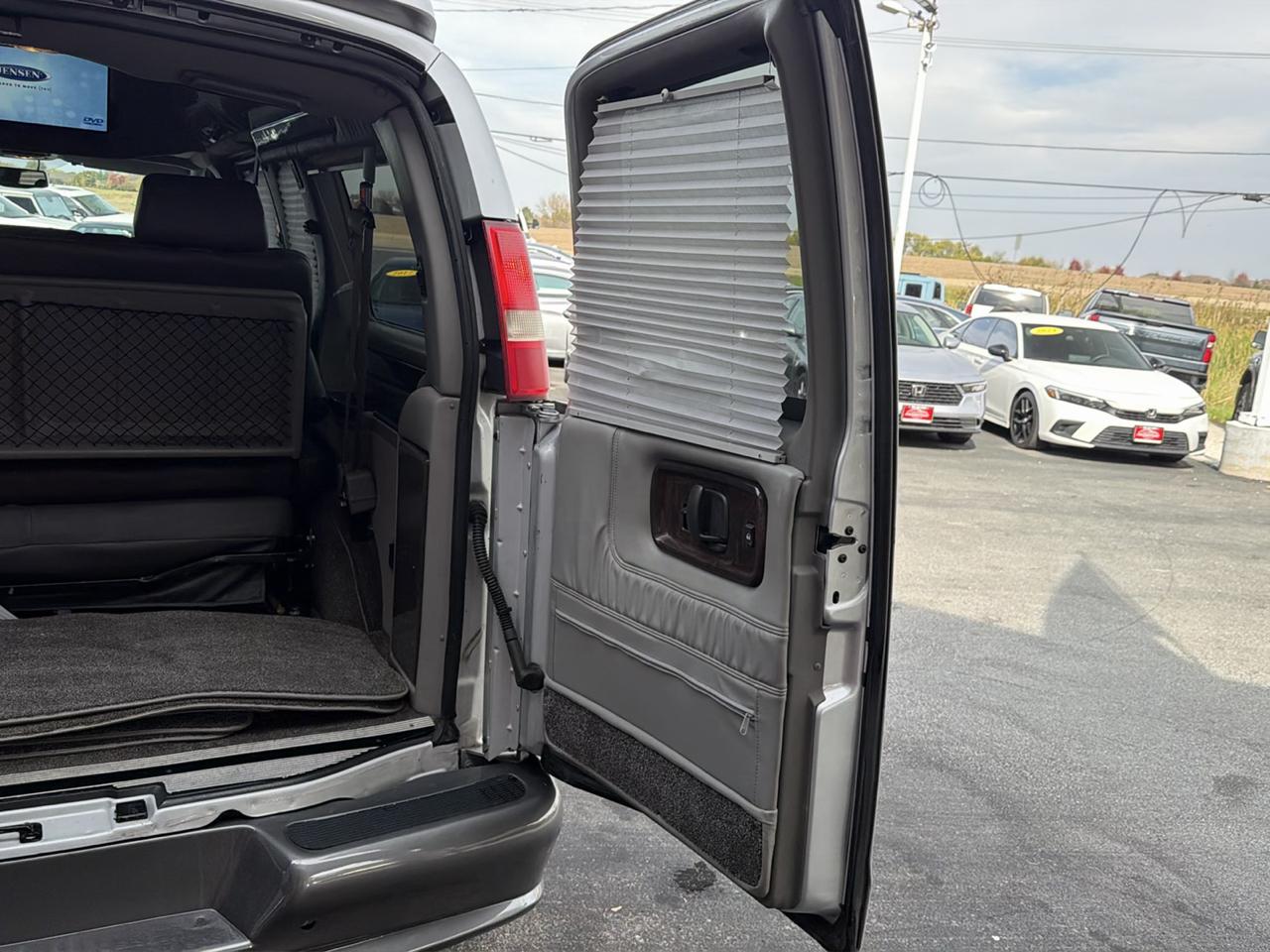 Chevrolet Conversion Van Base 2011