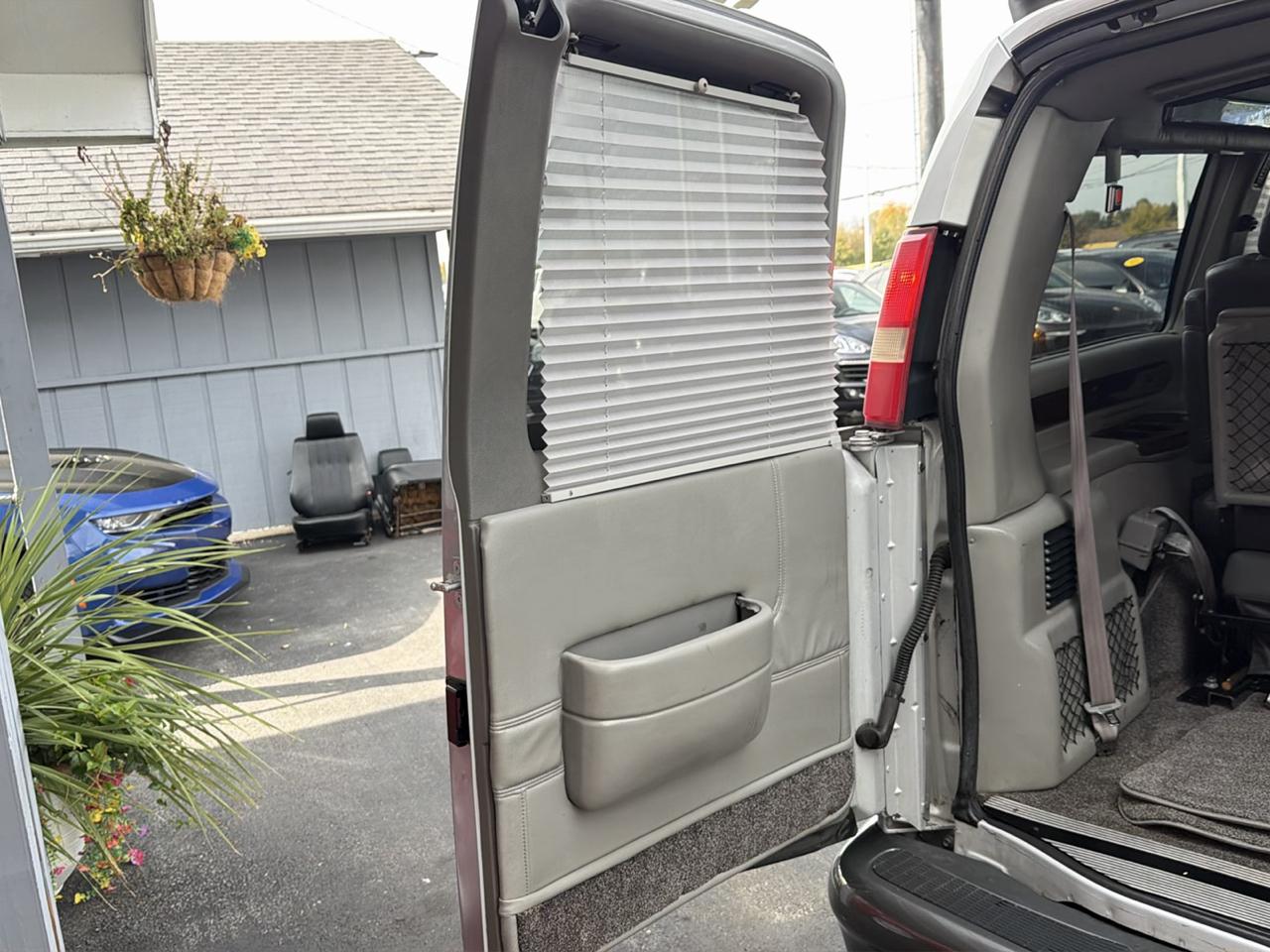 Chevrolet Conversion Van Base 2011