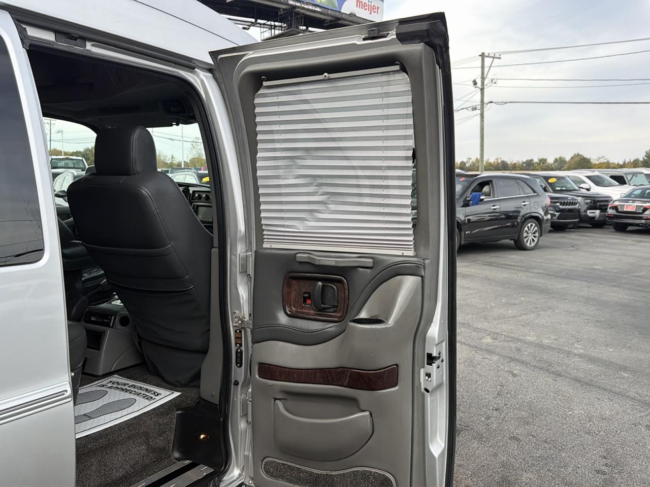 Chevrolet Conversion Van Base 2011