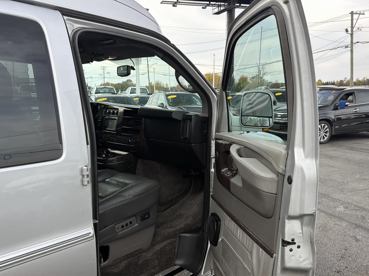 Chevrolet Conversion Van Base 2011