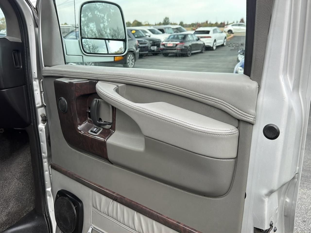 Chevrolet Conversion Van Base 2011