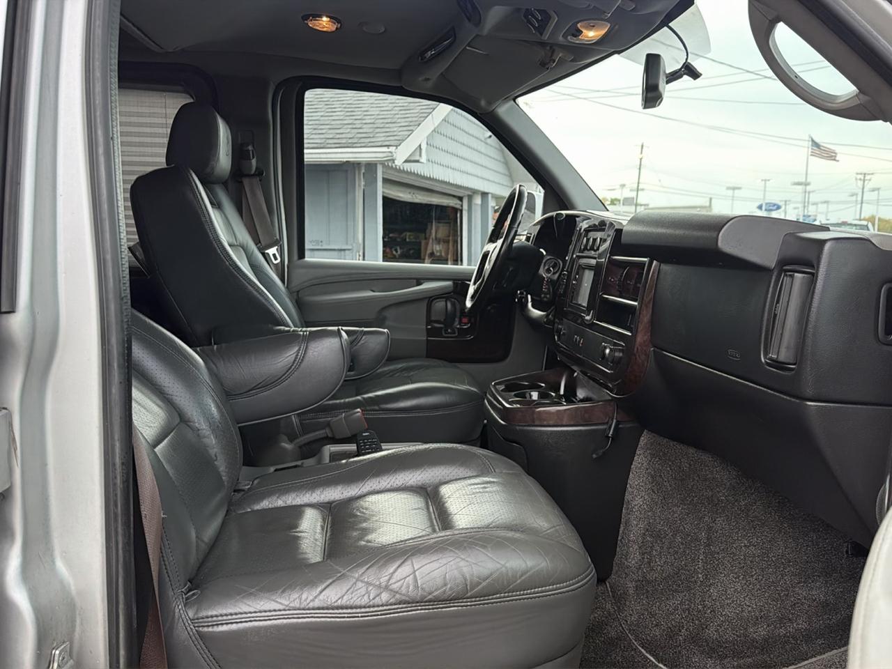 Chevrolet Conversion Van Base 2011
