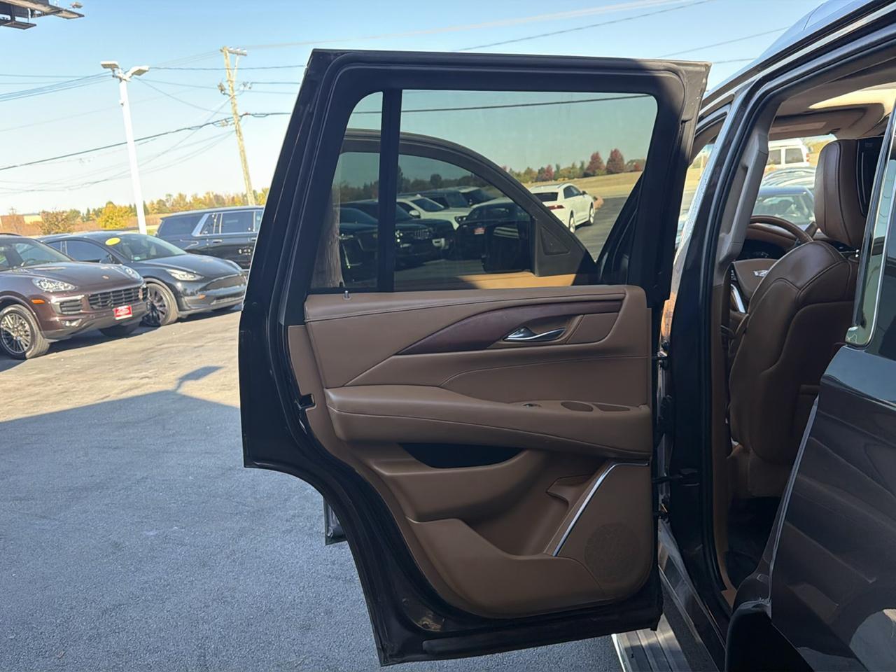 Cadillac Escalade 4WD 4dr Platinum 2016