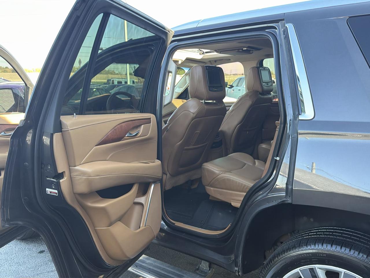 Cadillac Escalade 4WD 4dr Platinum 2016