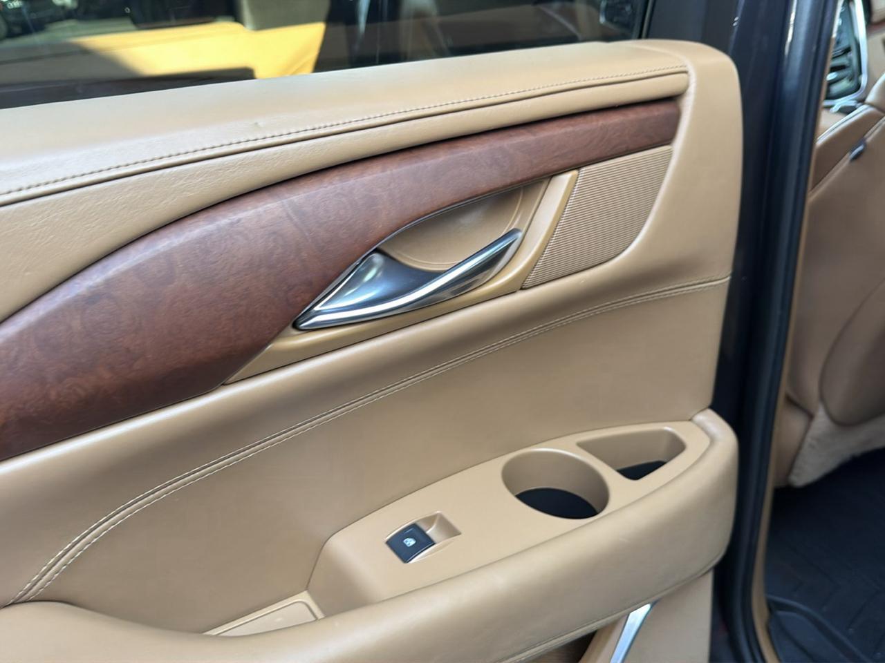 Cadillac Escalade 4WD 4dr Platinum 2016