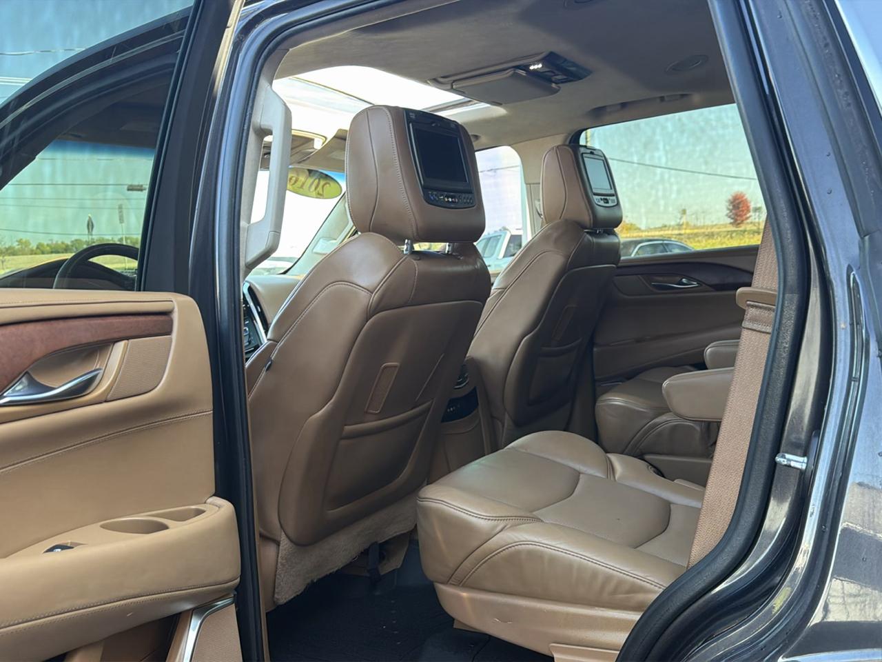 Cadillac Escalade 4WD 4dr Platinum 2016